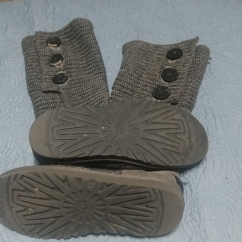 Grey Classic Cardy UGGs - women's size 6